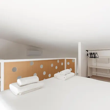 Guesthost - Bright Navigli * Mediolan