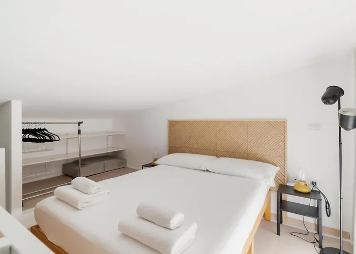 Guesthost - Bright Navigli Apartamento