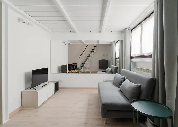 Guesthost - Bright Navigli Apartamento