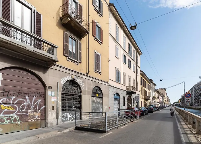 Guesthost - Bright Navigli