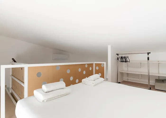 Guesthost - Bright Navigli * Milán