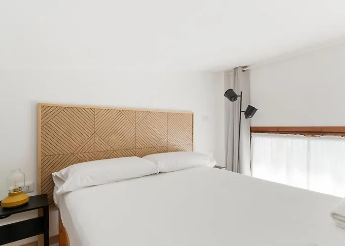 Guesthost - Bright Navigli Apartamento *