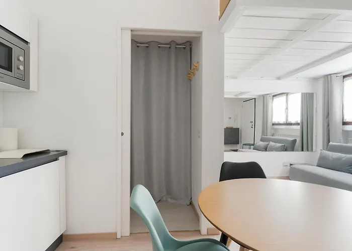 Guesthost - Bright Navigli Apartamento Milán