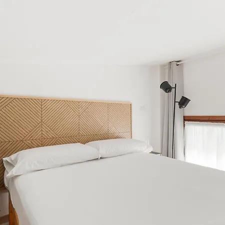 Guesthost - Bright Navigli Apartmán *