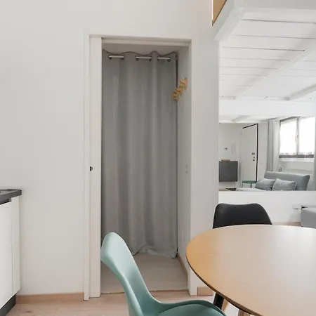 Guesthost - Bright Navigli Apartmán Milán