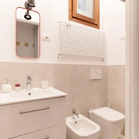 Guesthost - Bright Navigli Apartmán *