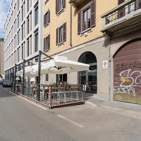 Guesthost - Bright Navigli Apartmán